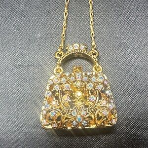 Vintage Butler Gold Tone Purse Pendant Necklace Kiss Lock
